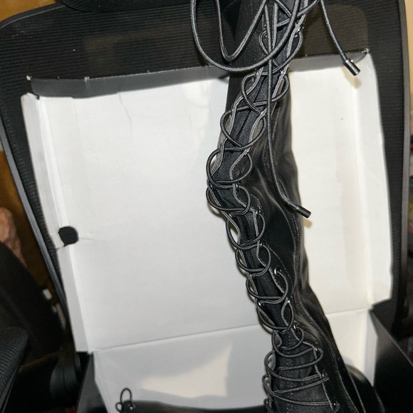 Torrid over the knee boots - Picture 2 of 3